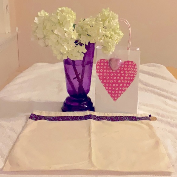 💖TORY BURCH DUST COVER 💖 - Picture 1 of 16